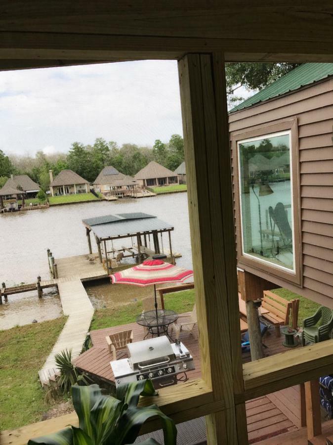 Cozy Cabin On The Bayou Maurepas ภายนอก รูปภาพ