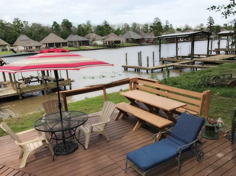 Cozy Cabin On The Bayou Maurepas ภายนอก รูปภาพ